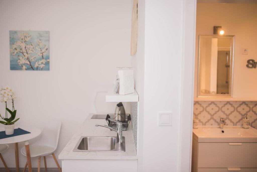 Raba Apartman House Exterior photo